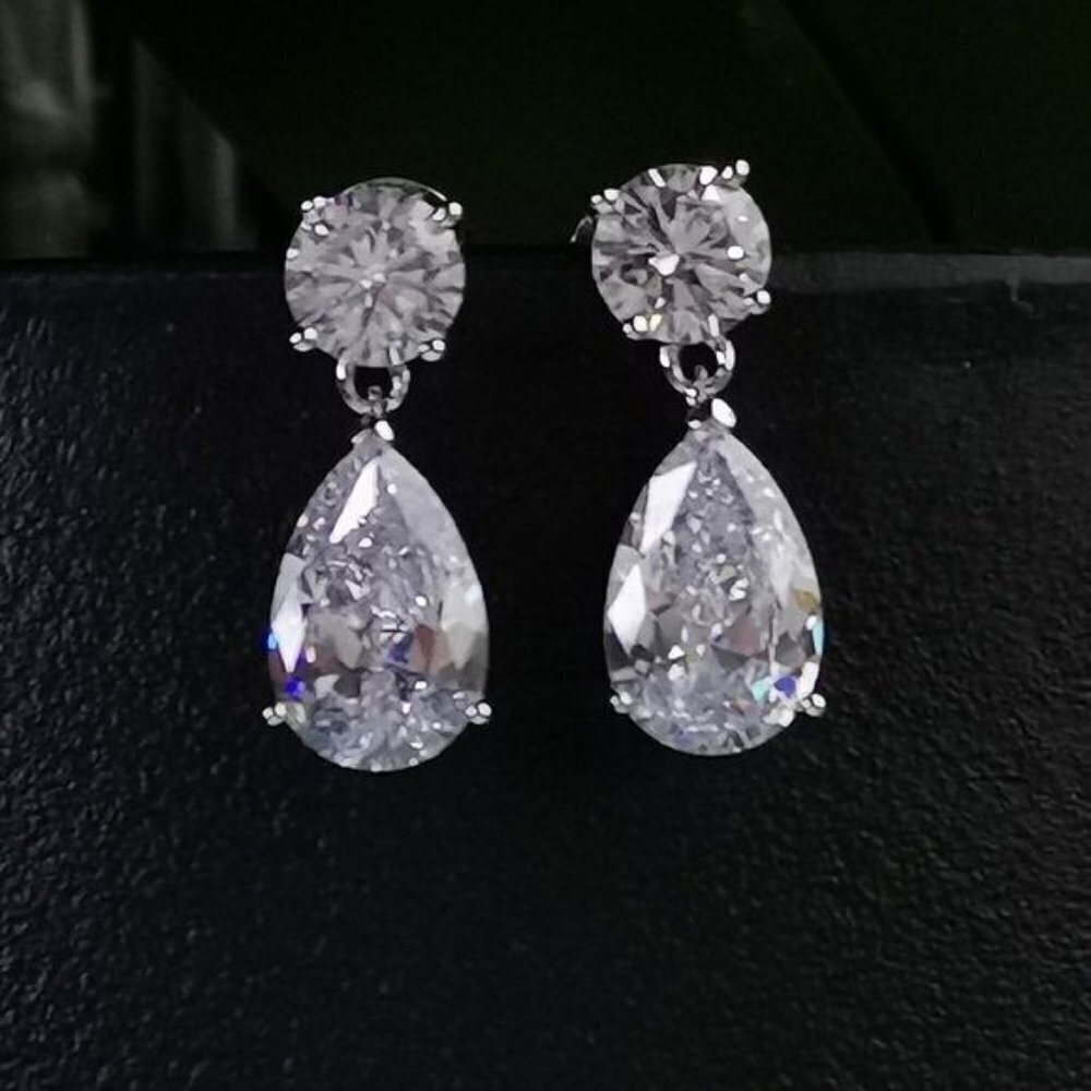 Exceptional Sterling Silver CZ dangle drop earrings